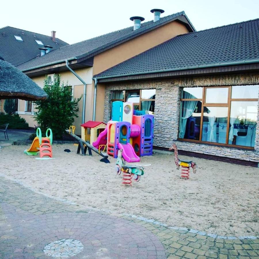 Hotel Magnat Słupca Екстериор снимка