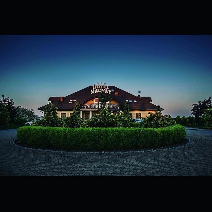 Hotel Magnat Słupca Екстериор снимка
